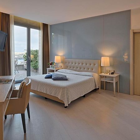 Elegance Boutique Suites Валверде Екстериор снимка