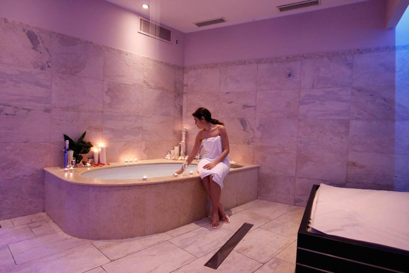Elegance Boutique Suites Валверде Екстериор снимка
