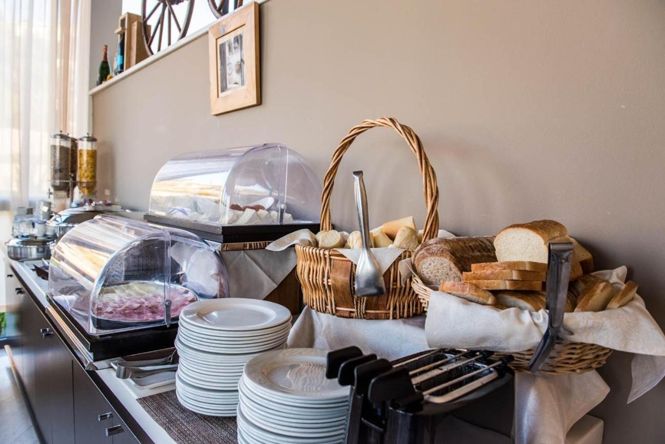 Elegance Boutique Suites Валверде Екстериор снимка